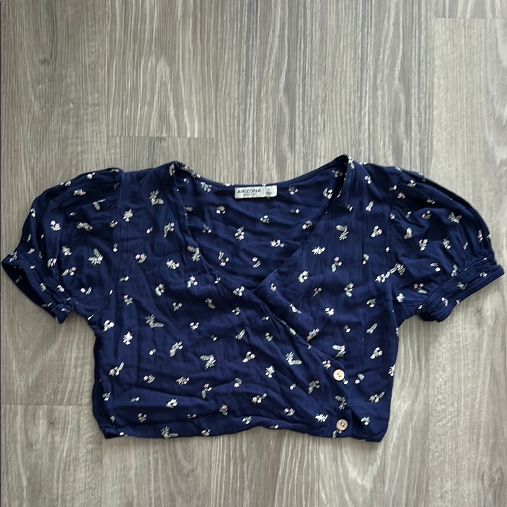 Arizona Jean Company Blue and White Puff Sleeve Crop Blouse